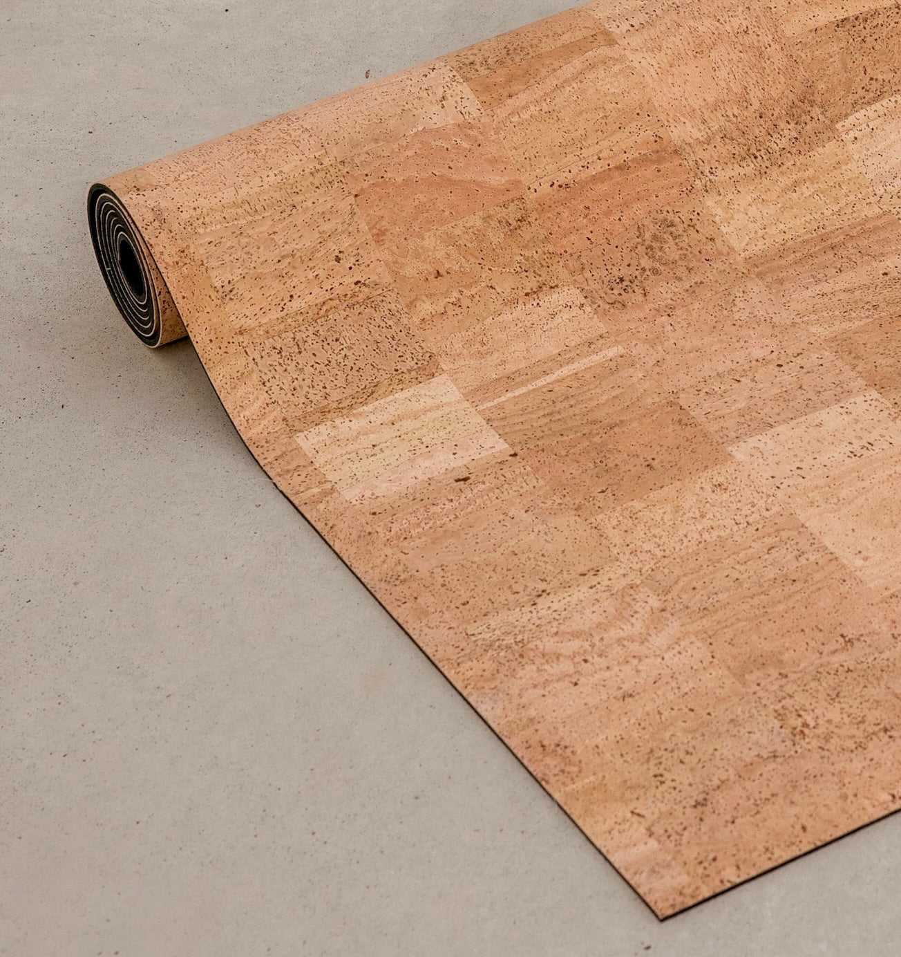  Rituil sustainable natural tan cork leather yoga mat featuring a non-slip, non-toxic, pvc free, textured surface #color_sand