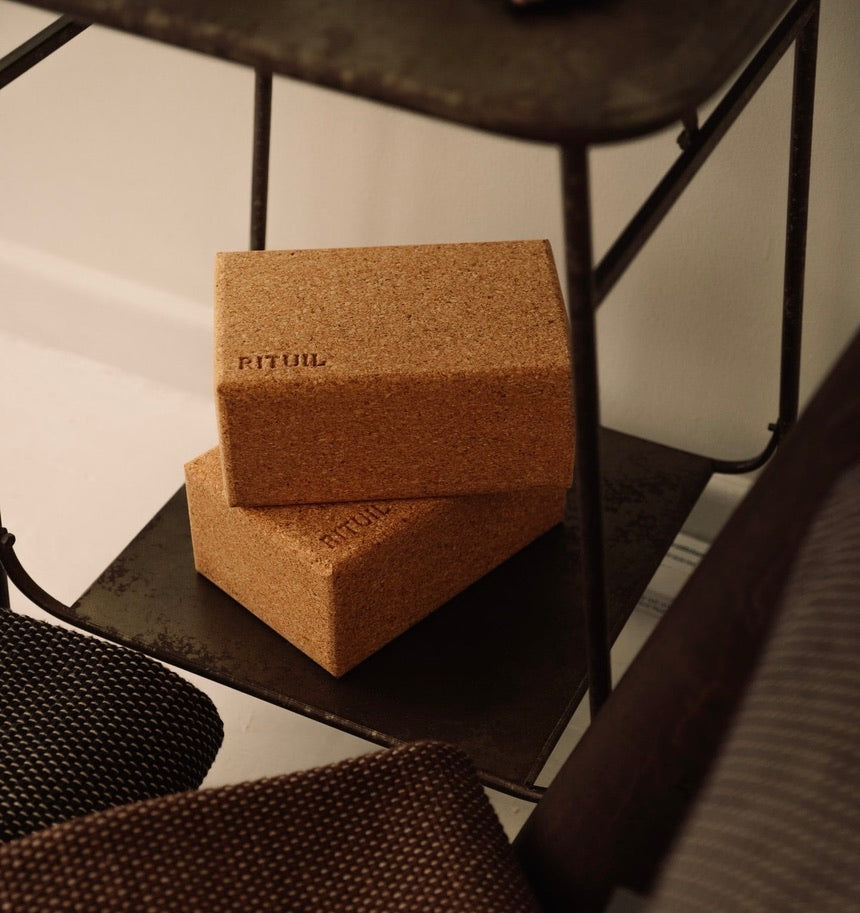 Rituil cork yoga props in living room on end table #color_sand
