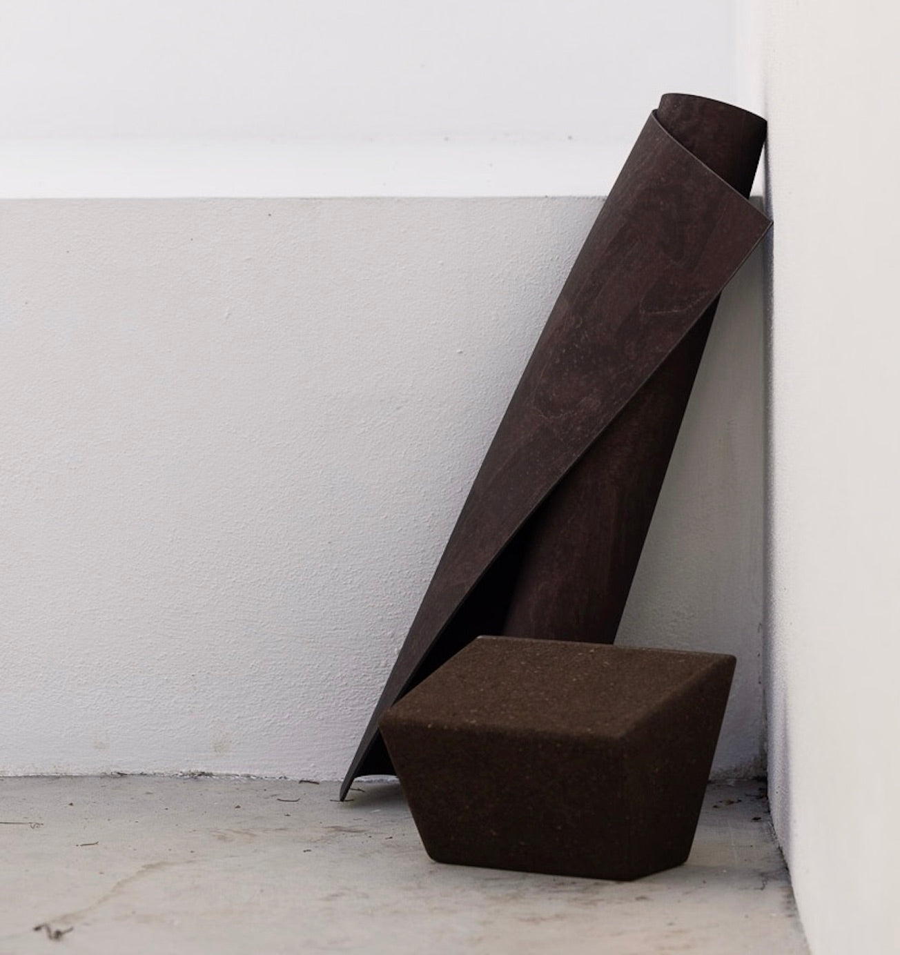 rituil natural non slip cork mat with natural cork meditation block